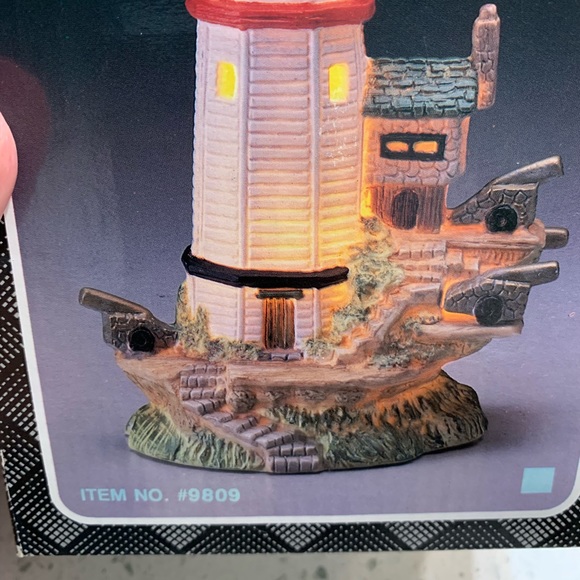 Vintage Porcelain hand painted lighthouse - Picture 2 of 9